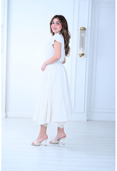 فستان ميدي بأكمام قصيرة وتصميم كلاسيكي