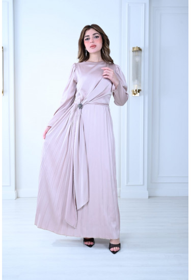 فستان سهرة أنيق بأكمام طويلة وتصميم درابيه فستان سهرة أنيق بأكمام طويلة وتصميم درابيه