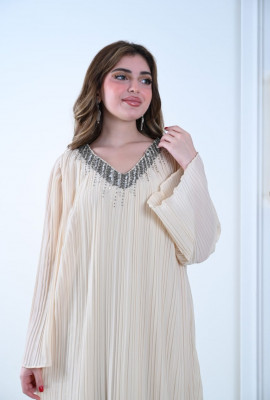 فستان بليسيه أنيق بتصميم ناعم وتطريز فاخر