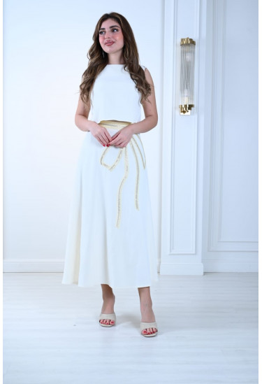 طقم راقي بتفاصيل ذهبية فاخرة