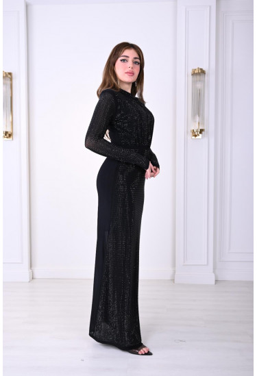 فستان نسائي لامع بأطلالة أنيقة 