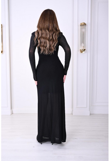 فستان نسائي لامع بأطلالة أنيقة 