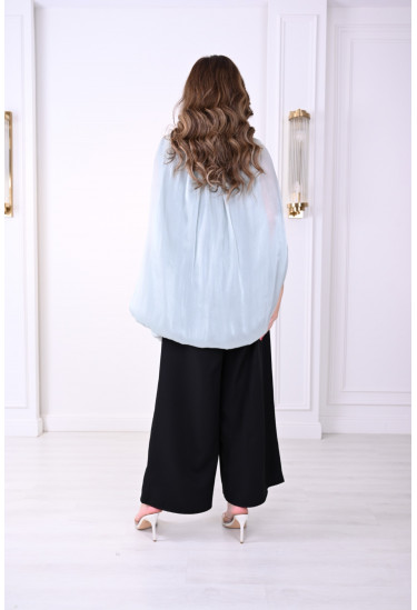 جمبسوت أنيق بكاب فضفاض وتفاصيل زهرية جمبسوت أنيق بكاب فضفاض وتفاصيل زهرية