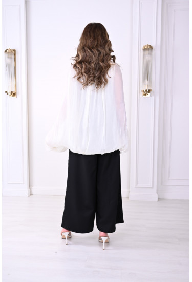 جمبسوت أنيق بكاب فضفاض وتفاصيل زهرية جمبسوت أنيق بكاب فضفاض وتفاصيل زهرية