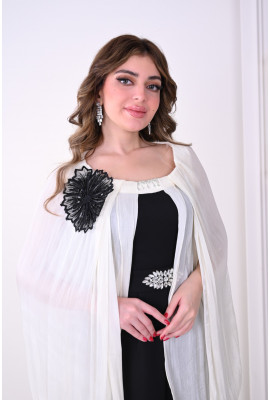 جمبسوت أنيق بكاب فضفاض وتفاصيل زهرية