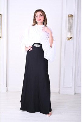 فستان نسائي بأكمام واسعه مفتوحه