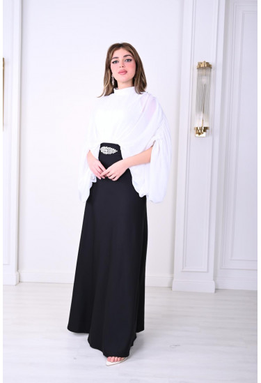 فستان نسائي بأكمام واسعه مفتوحه