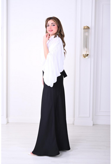 فستان نسائي بأكمام واسعه مفتوحه