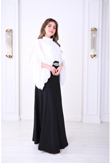 فستان نسائي بأكمام واسعه مفتوحه