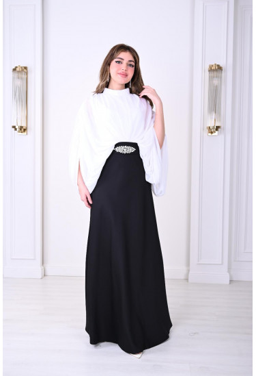 فستان نسائي بأكمام واسعه مفتوحه