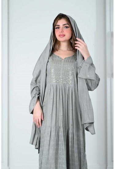 جلابيه طويله مع وشاح للرأس 