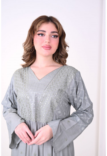 جلابيه طويله.مع وشاح للرأس جلابيه طويله.مع وشاح للرأس