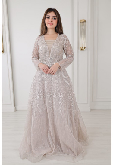 فستان سهرة طويل بأكمام طويلة وتطريز فخم ناعم