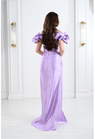 فساتين سهرة نسائية بقصة مذهلة