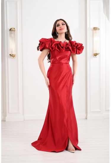 فساتين سهرة نسائية بقصة مذهلة