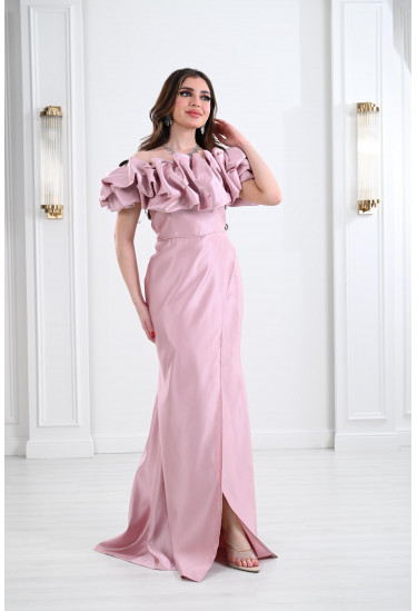 فساتين سهرة نسائية بقصة مذهلة