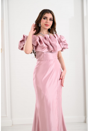 فساتين سهرة نسائية بقصة مذهلة