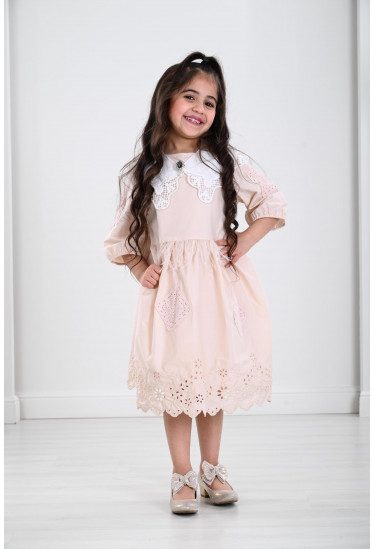 فستان مزين بالريش للأطفال
