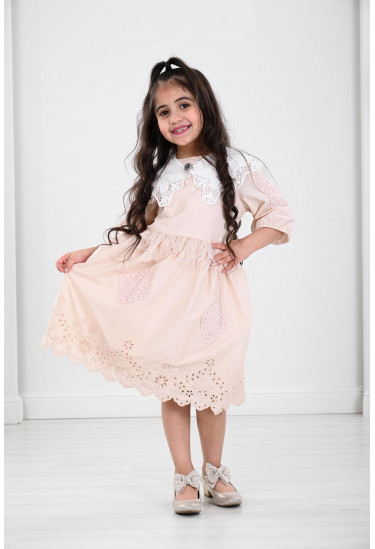 فستان مزين بالريش للأطفال