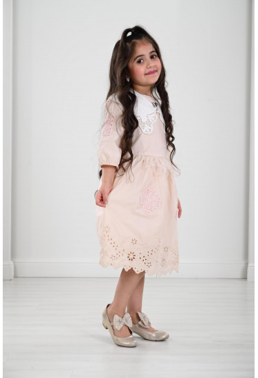 فستان مزين بالريش للأطفال