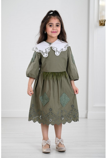 فستان مزين بالريش للأطفال