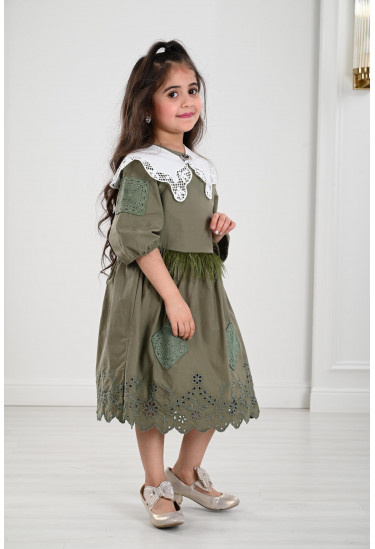 فستان مزين بالريش للأطفال