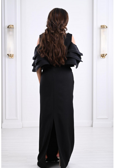 فستان سهرة بأكمام مدرجة