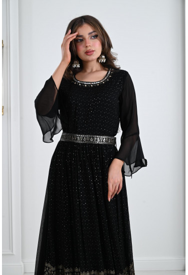 فستان طويل نسائي مطرز