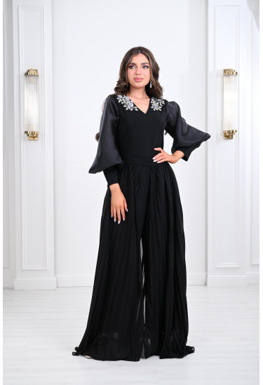 فستان طويل بأكمام طوبلة منفوخة