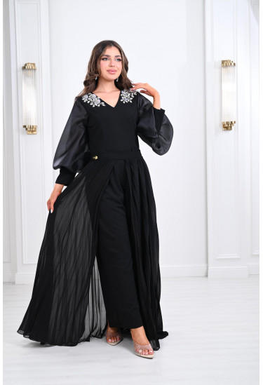 فستان طويل بأكمام طوبلة منفوخة