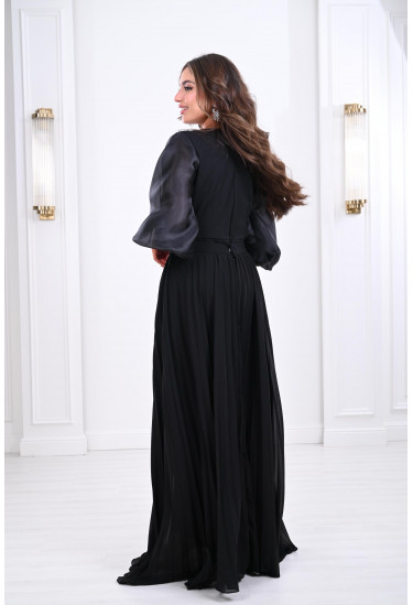 فستان طويل بأكمام طوبلة منفوخة