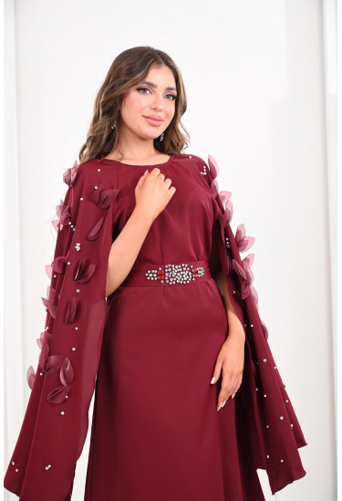 فستان ميدي بتصميم عصري أنيق