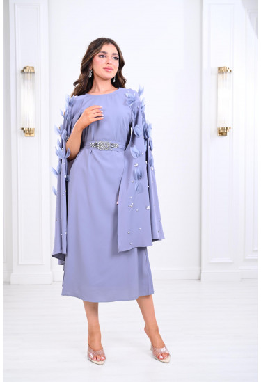 فستان ميدي بتصميم عصري أنيق