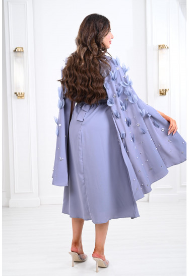 فستان ميدي بتصميم عصري أنيق