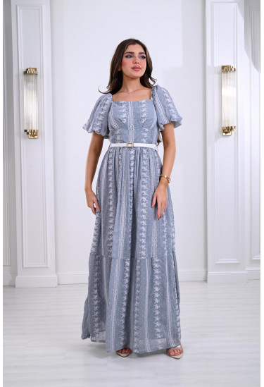 فستان طويل بنصف كم