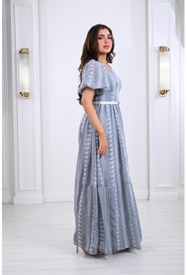 فستان طويل بنصف كم