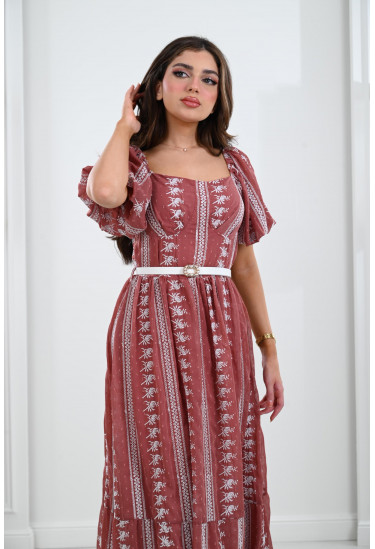 فستان طويل بنصف كم