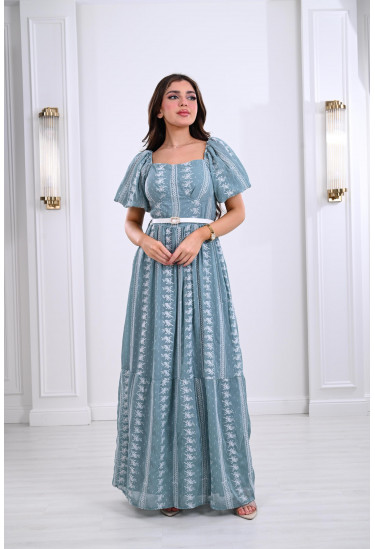 فستان طويل بنصف كم