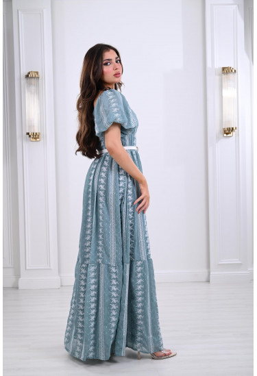 فستان طويل بنصف كم