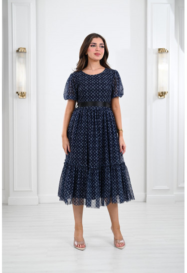 فستان ميدي مزين بنقوشات عصرية