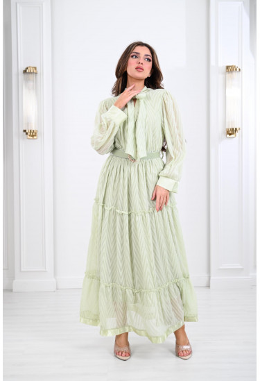 فستان نسائي بطبقات متعددة