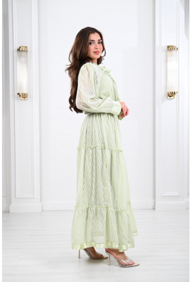 فستان نسائي بطبقات متعددة