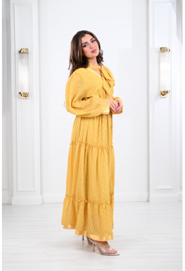 فستان نسائي بطبقات متعددة