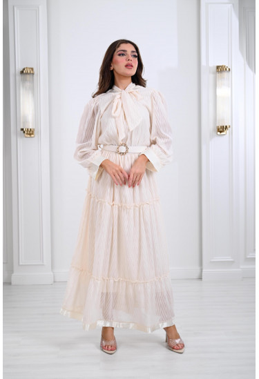 فستان نسائي بطبقات متعددة