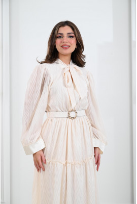 فستان نسائي بطبقات متعددة