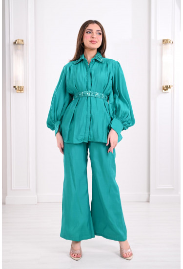 طقم نسائي أنيق مطرز