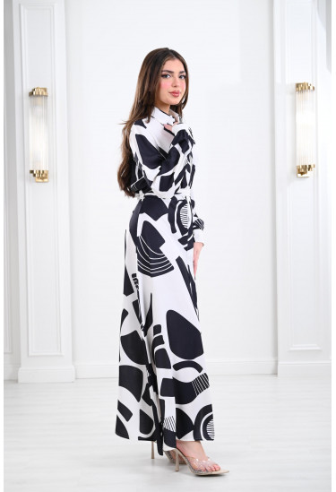 فستان طويل بياقة كلاسيكية أنيقة