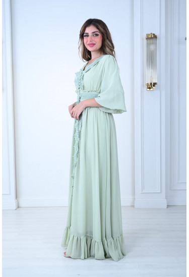 فستان ماكسي أنيق بلمسات دانتيل راقية