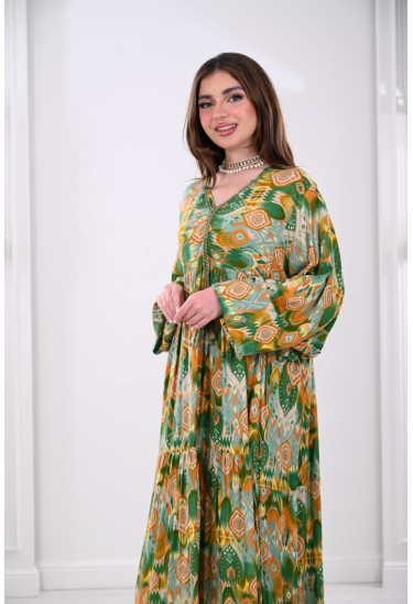 جلابية نسائية بنقوشات ملونة بألوان مبهجة