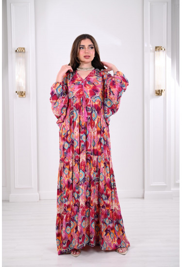 جلابية نسائية بنقوشات ملونة بألوان مبهجة